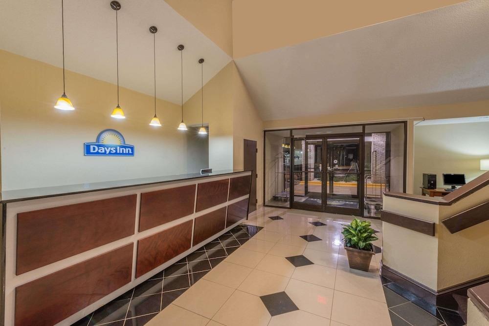 DAYS INN YADKINVILLE photo 3