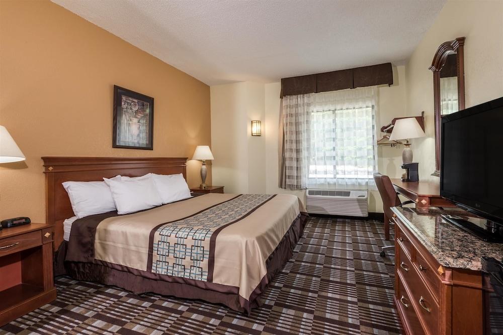 DAYS INN YADKINVILLE photo 4