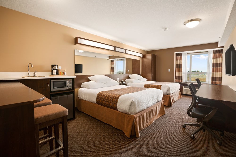 MICROTEL INN & SUITES BY WYNDHAM BLACKFALDS photo 1