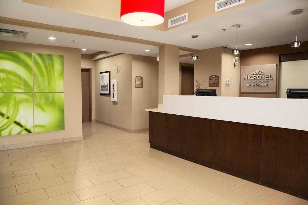 MICROTEL INN & SUITES BY WYNDHAM BLACKFALDS photo 3