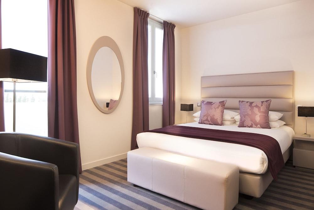 EXECUTIVE HOTEL photo 2