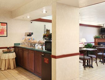 HOWARD JOHNSON INN NICHOLASVILLE/LEXINGTON photo 2