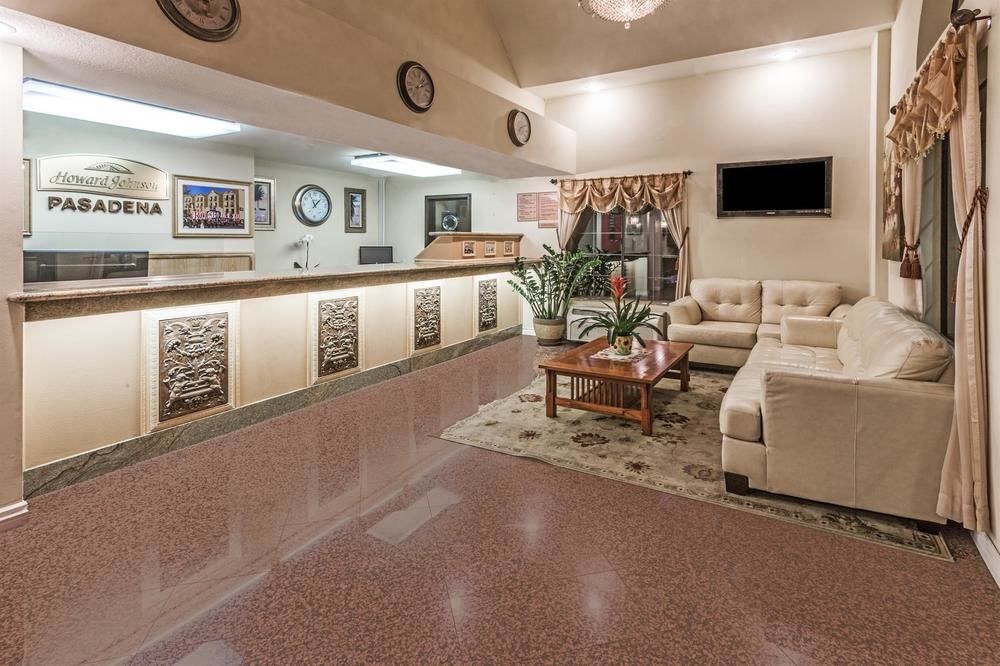 HOWARD JOHNSON BY WYNDHAM PASADENA