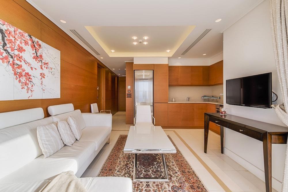 Bellevue On The Beach Suites photo 2
