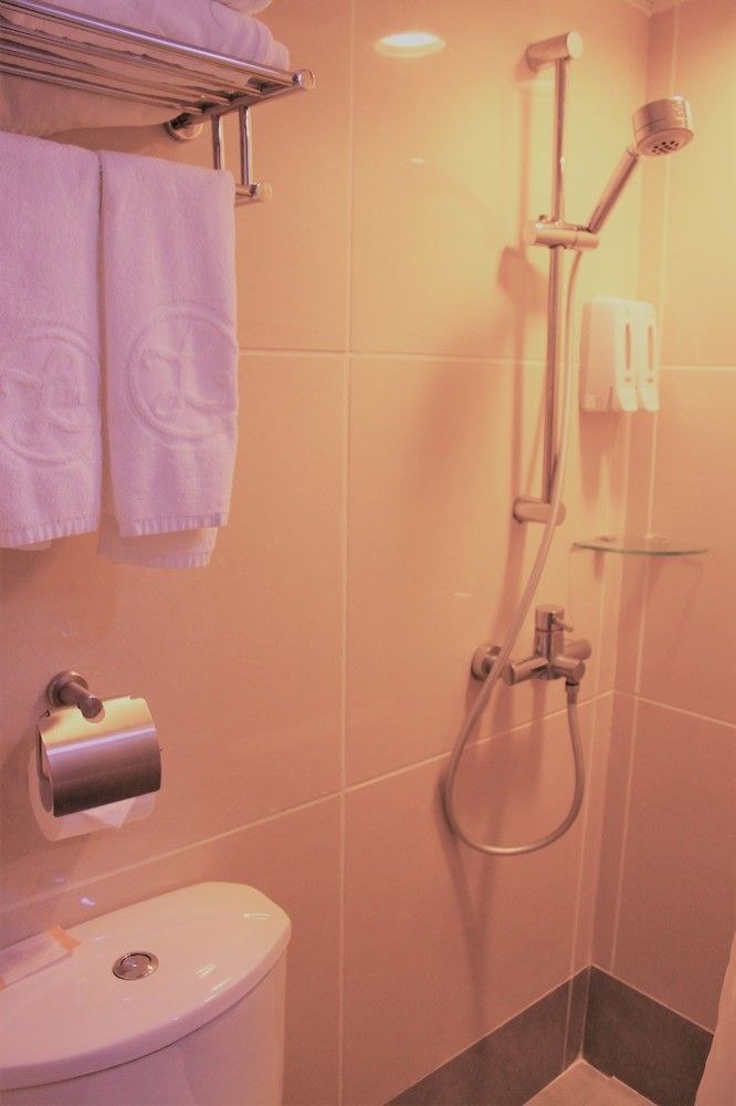 LANDER HOTEL PRINCE EDWARD photo 1