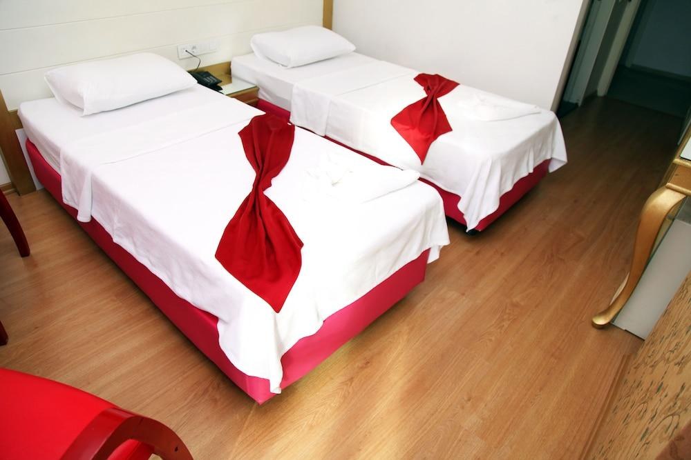Kristal Beach Hotel photo 2