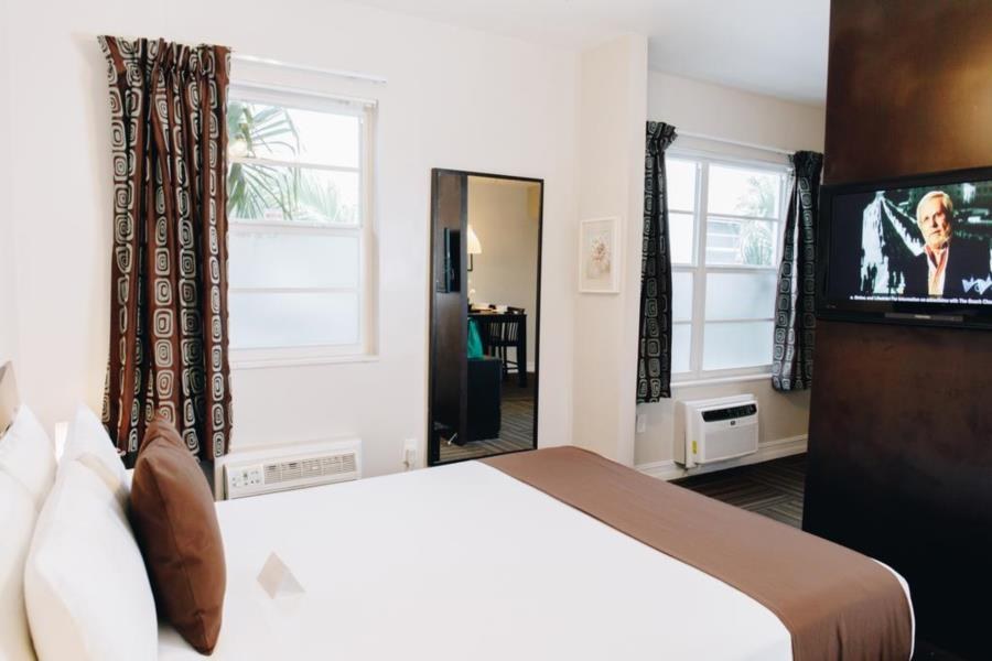OCEAN REEF SUITES photo 2
