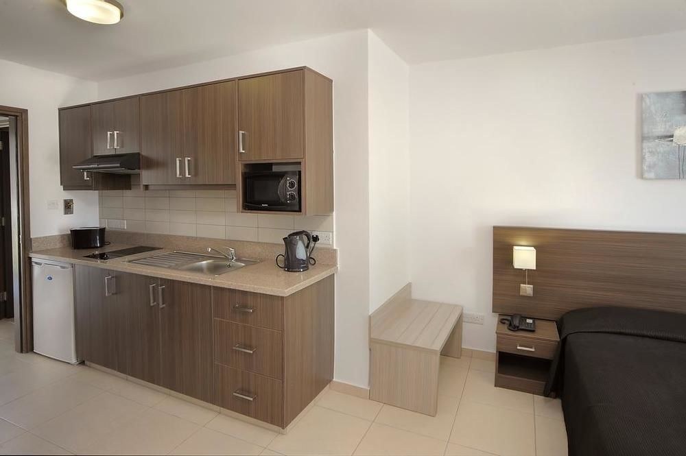 PETROSANA HOTEL APARTMENTS photo 1