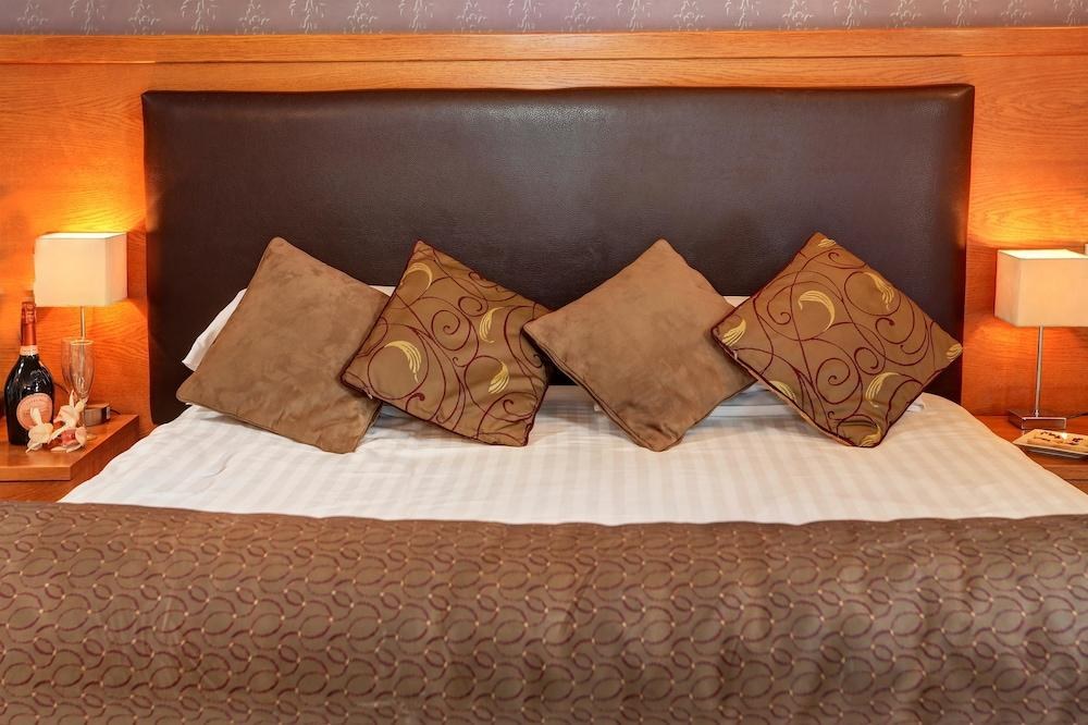 BURN HALL HOTEL, SURE HOTEL COLLECTION BY BEST WESTERN photo 2