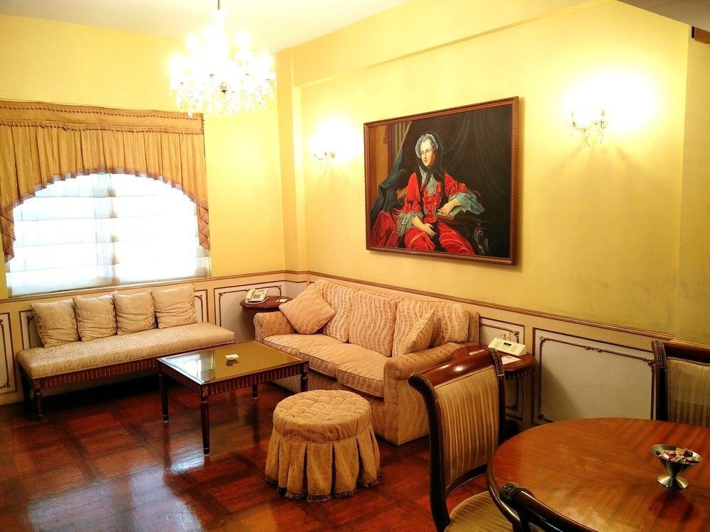 GORDON HOUSE photo 1