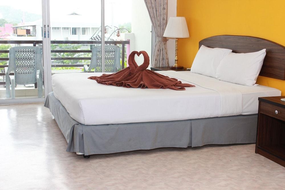 ORCHID RESIDENCE photo 2