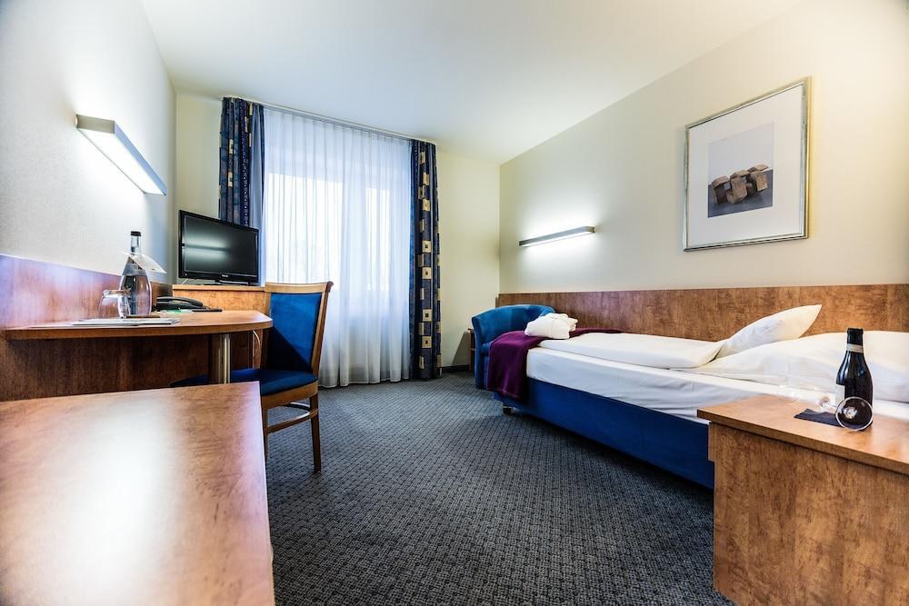 AM MOOSFELD HOTEL MUNICH photo 3