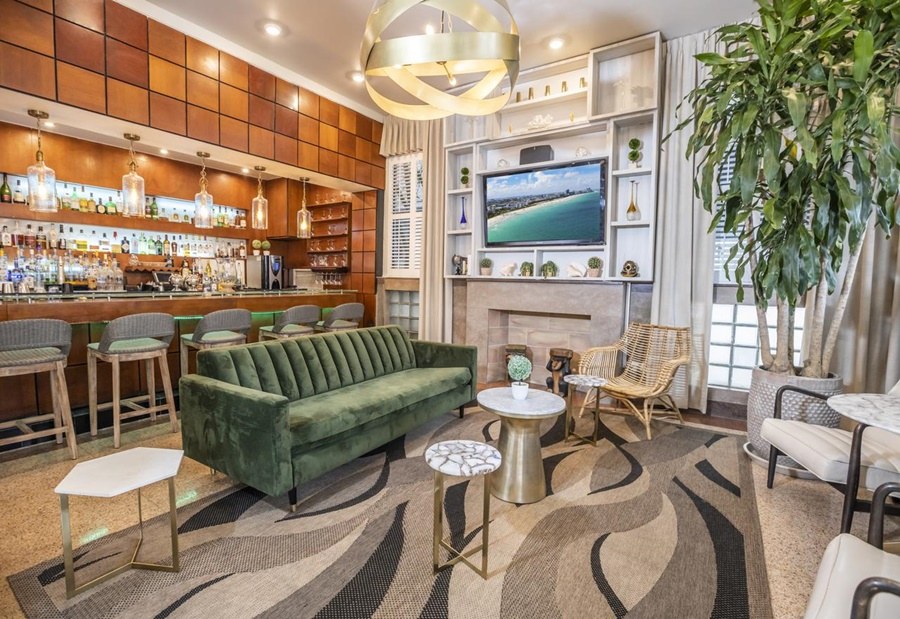 CHESTERFIELD HOTEL & SUITES
