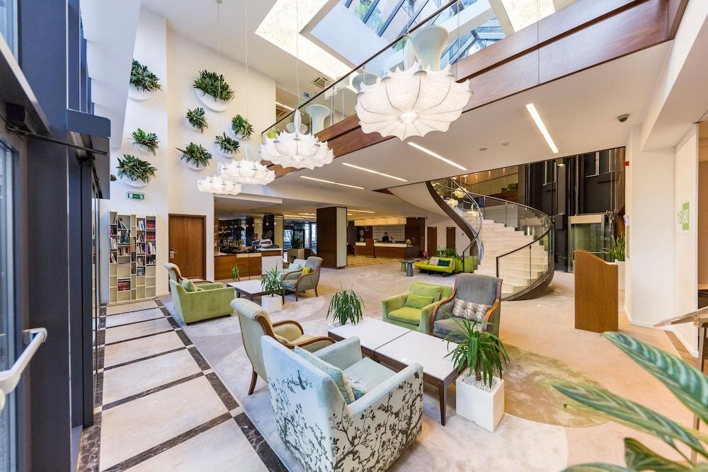 CAPITAL PLAZA HOTEL photo 2