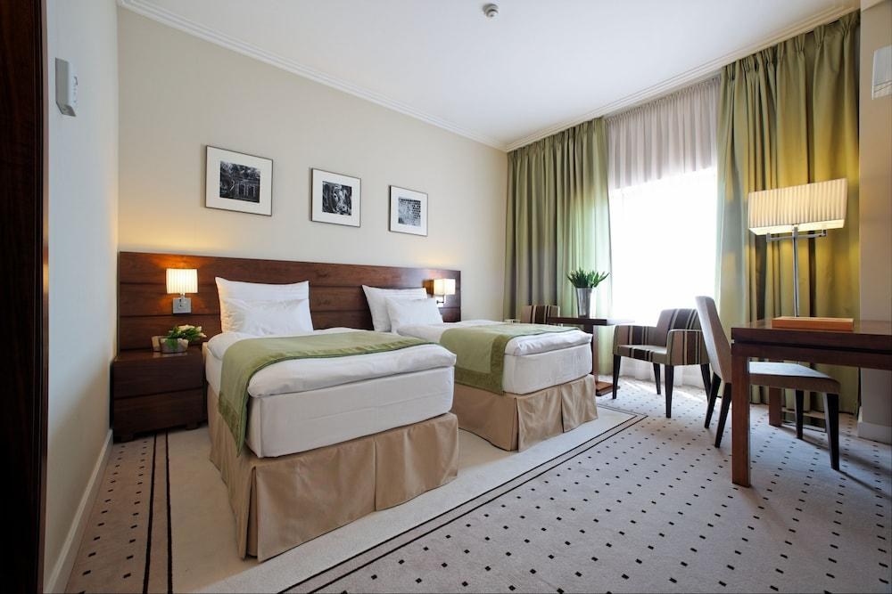 CAPITAL PLAZA HOTEL photo 4