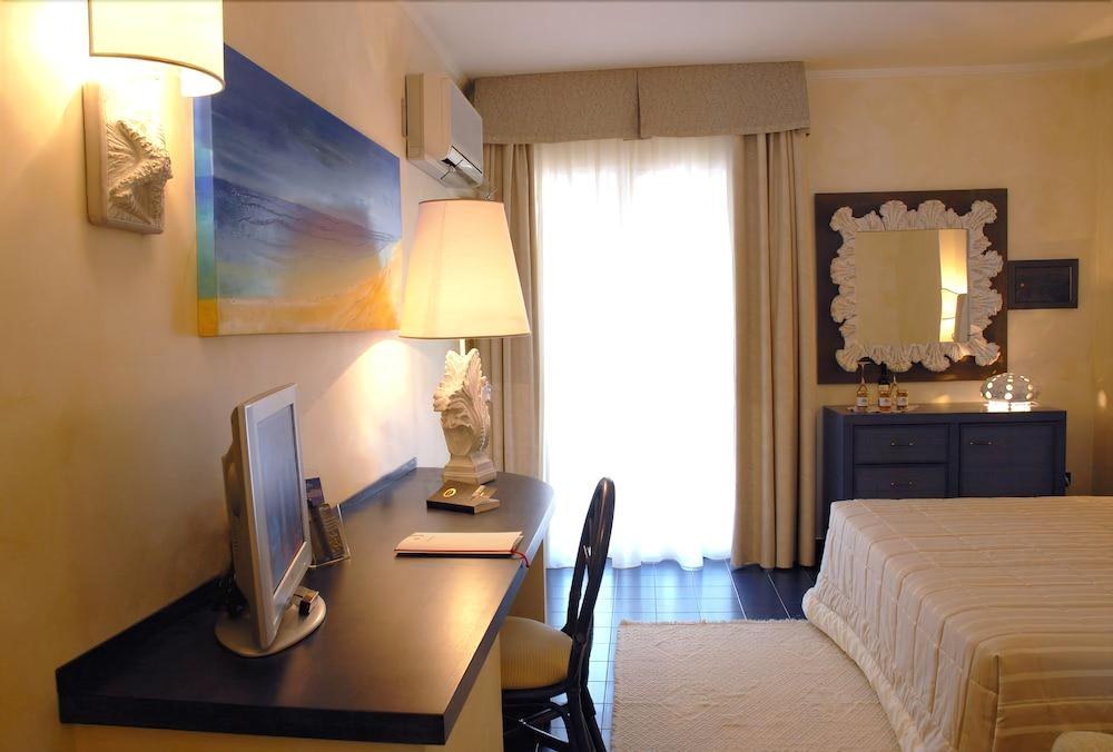 BAIA DEI FARAGLIONI LUXURY BEACH RESORT photo 1