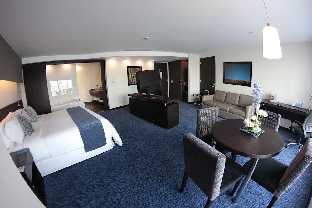 Wyndham Guayaquil Puerto Santa Ana photo 2