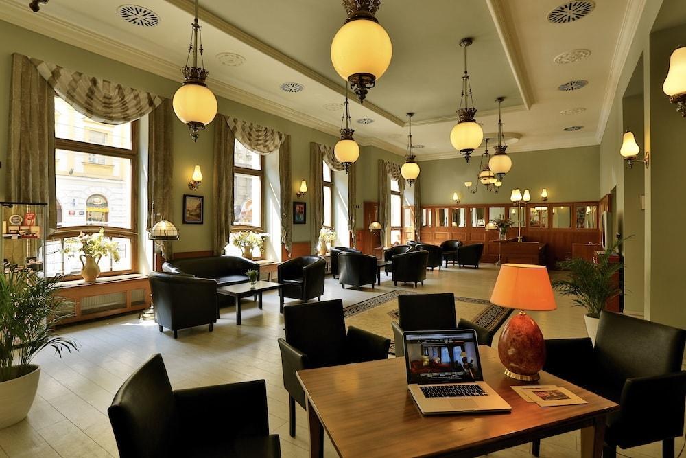 ARISTON HOTEL photo 2