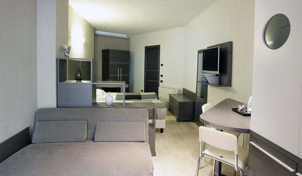 Residence Select Executive photo 2