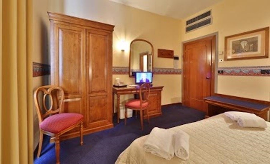 IH HOTELS FIRENZE SELECT photo 4