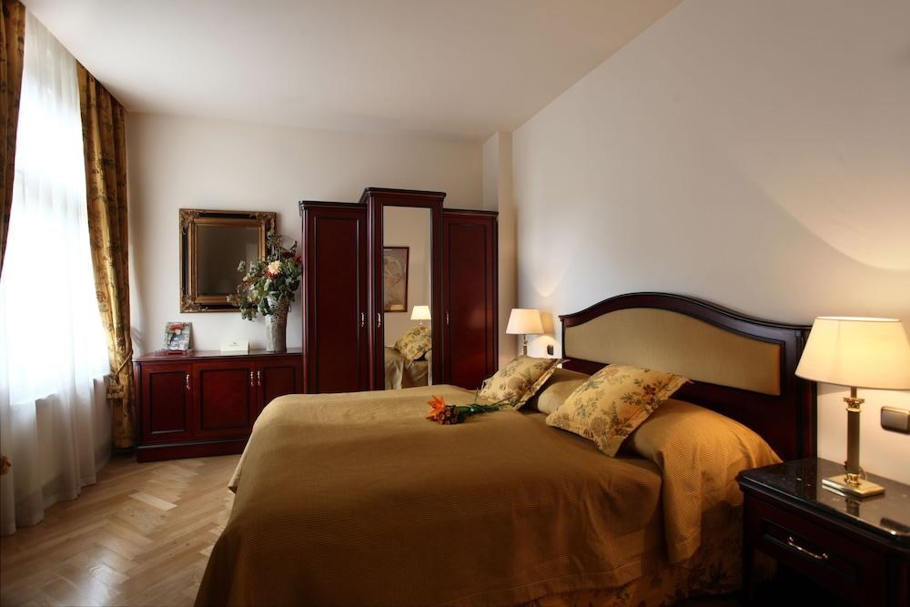 ELYSEE HOTEL photo 4