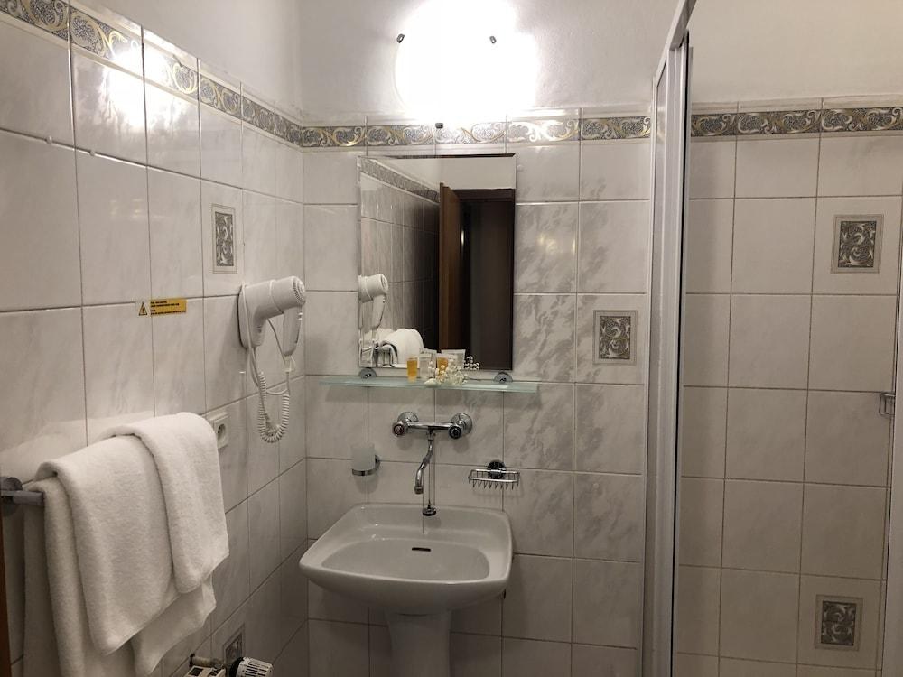 KAVALIR HOTEL photo 3