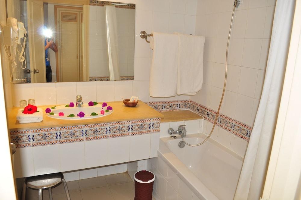 ZODIAC HOTEL photo 3