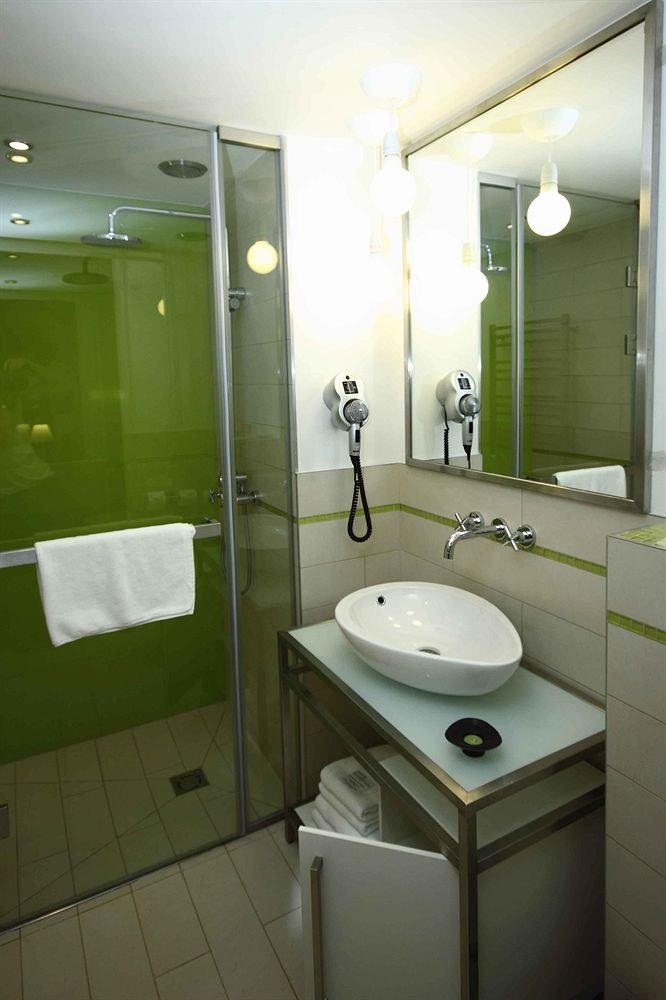 Pure White photo 1