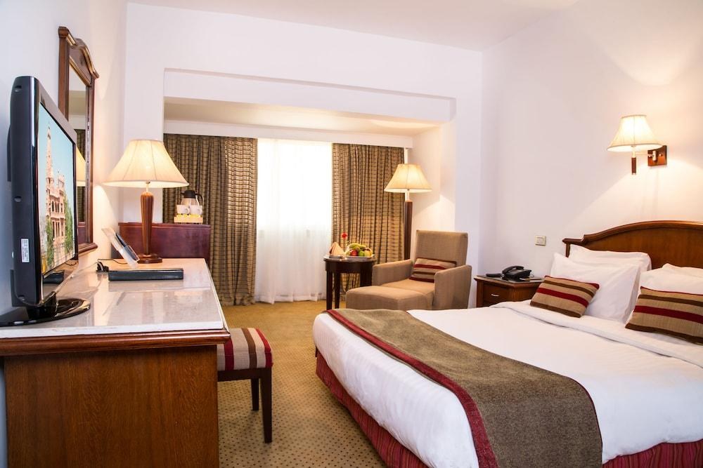 BARON HELIOPOLIS photo 3