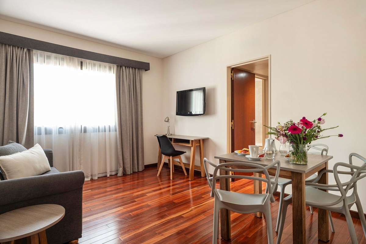 ARGENTA TOWER HOTEL AND SUITES photo 1