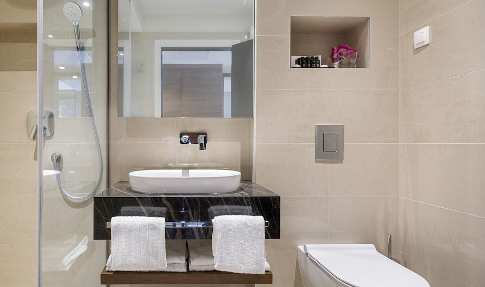 REMISENS PREMIUM HOTEL AMBASADOR photo 3