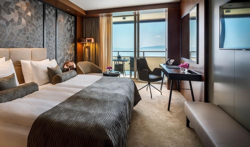REMISENS PREMIUM HOTEL AMBASADOR photo 4