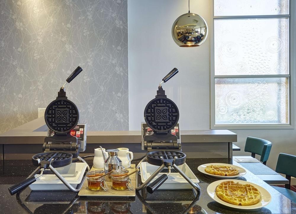 Hilton Garden Inn London Heathrow Airport photo 4