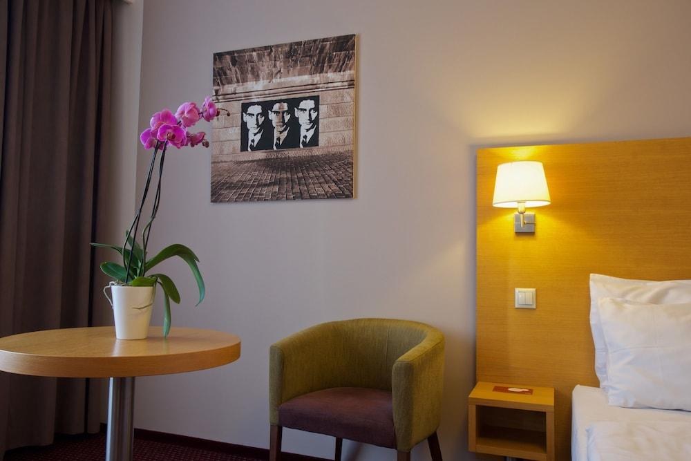 JURYS INN PRAGUE photo 3
