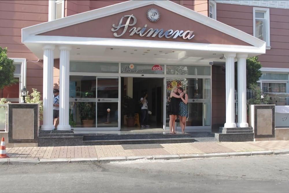 Primera Suite Hotel