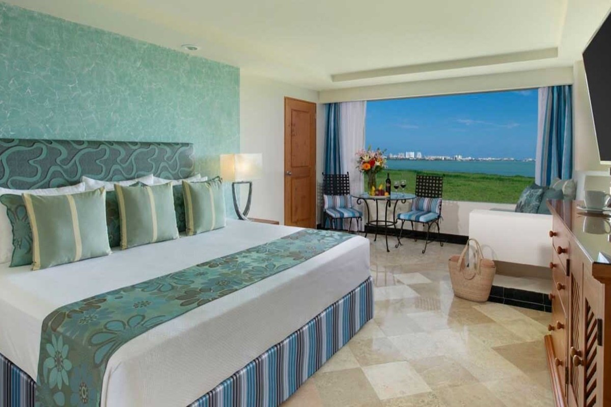 NOW EMERALD CANCUN RESORT & SPA photo 2