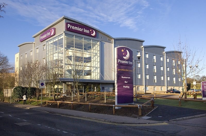 HOTEL PREMIER INN WATFOR CENTRAL