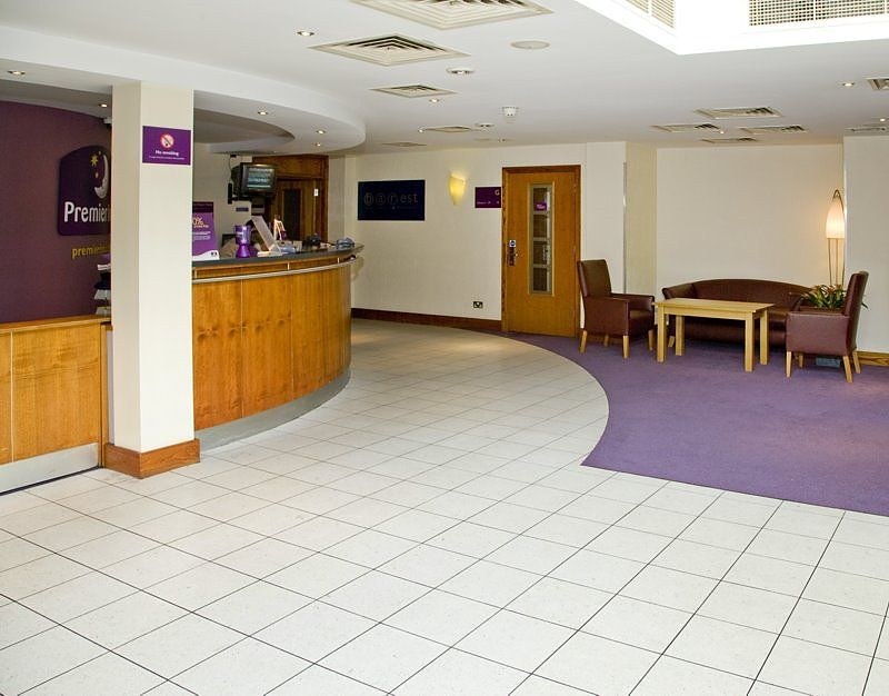 HOTEL PREMIER INN WATFOR CENTRAL photo 2