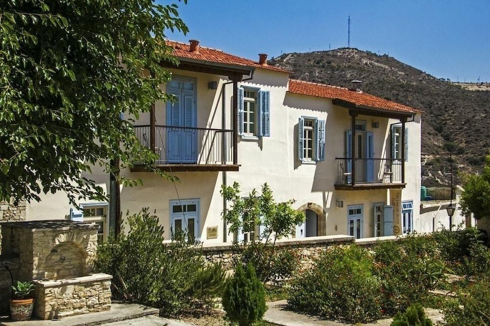 THE LIBRARY HOTEL AND WELLNESS RESORT photo 3