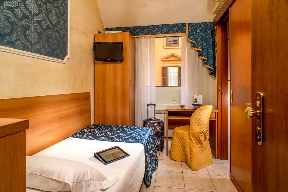 HOTEL ASSISI