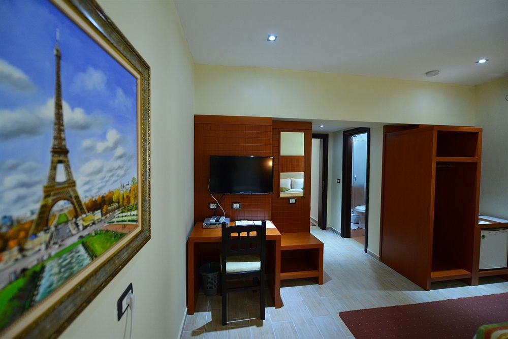 City Hotel Tirana photo 3