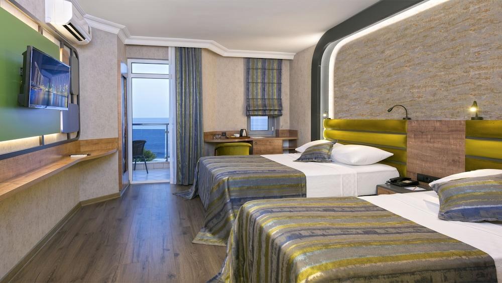 MONART CITY HOTEL photo 4