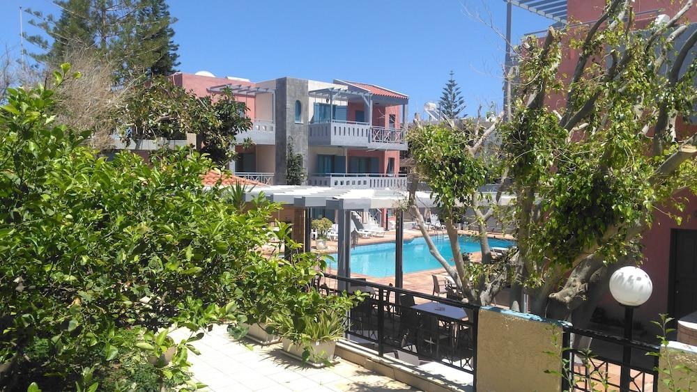 MARILISA HOTEL photo 2