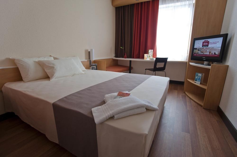 IBIS SOFIA AIRPORT photo 2
