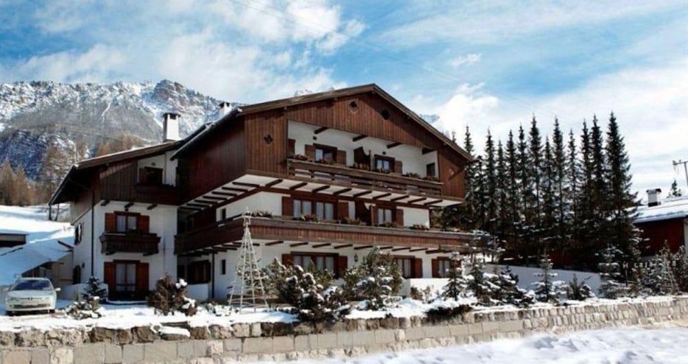 LAJADIRA photo 2