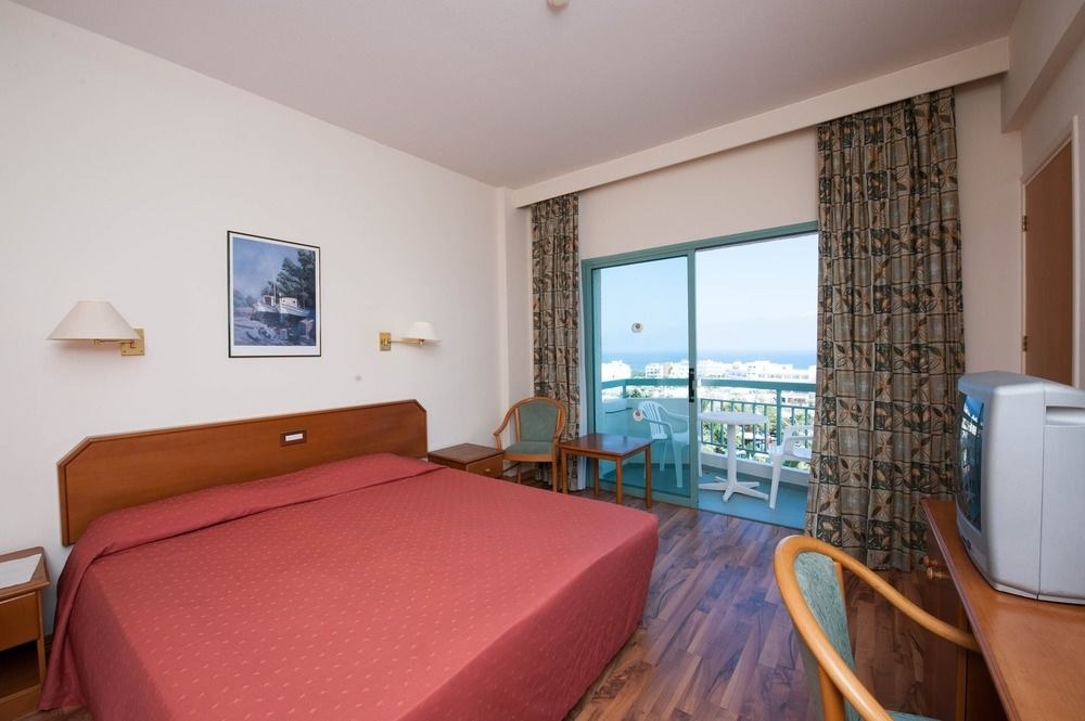HOTEL ANTIGONI