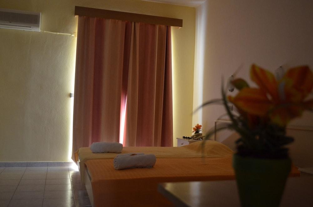 KREMASTI MEMORIES photo 2