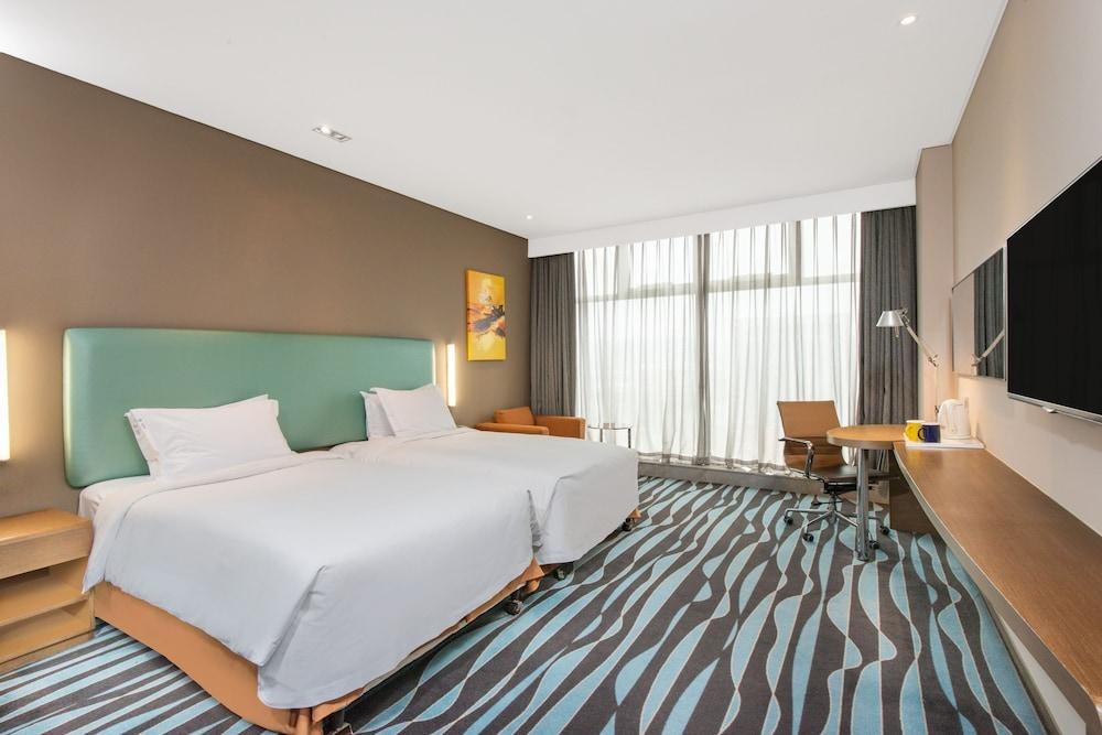 HOLIDAY INN EXPRESS HANGZHOU HUANGLONG photo 3