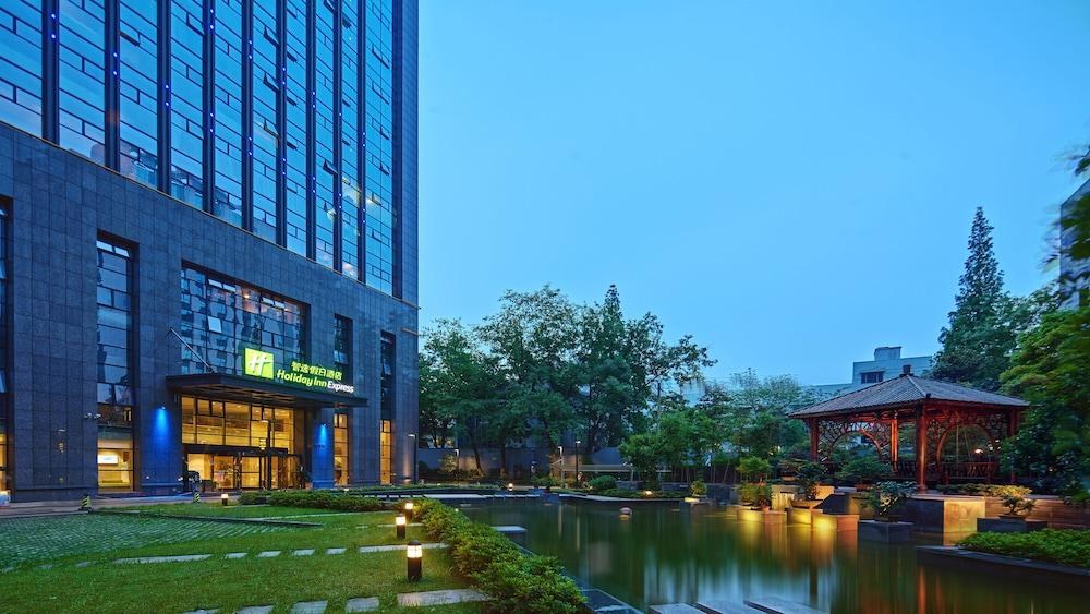 HOLIDAY INN EXPRESS HANGZHOU HUANGLONG photo 4