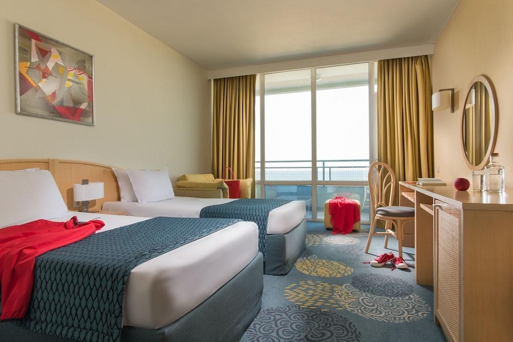 HOTEL GLOBUS photo 2